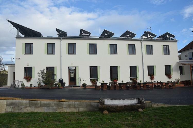 Jeleni Farma Jecmeniste Vrbovec Ngoại thất bức ảnh